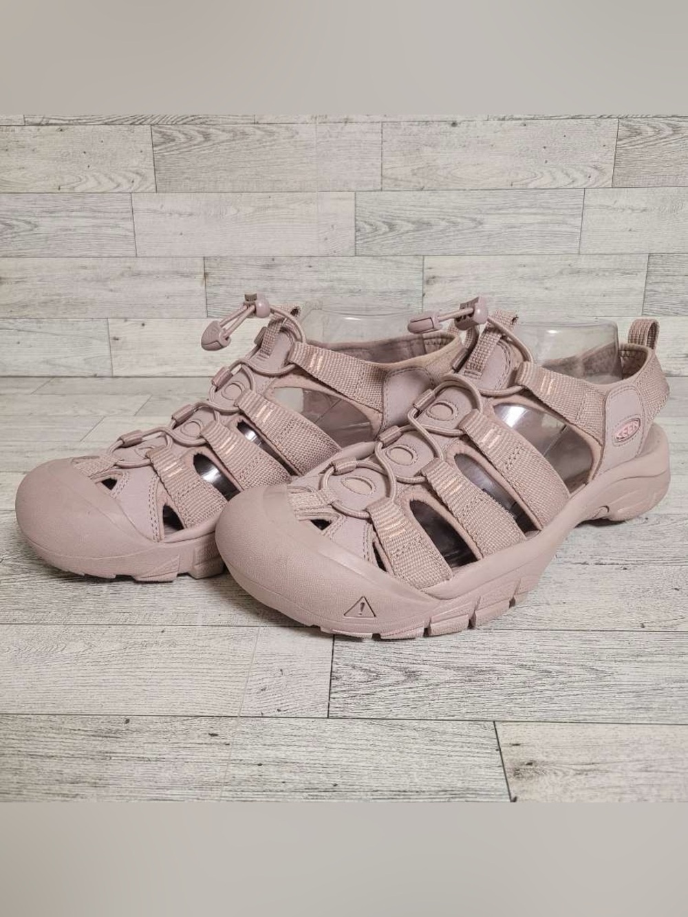 Women’s Keen Newport H2 Monochrome/Fawn Waterproof Hiking Sandals Size 10.5